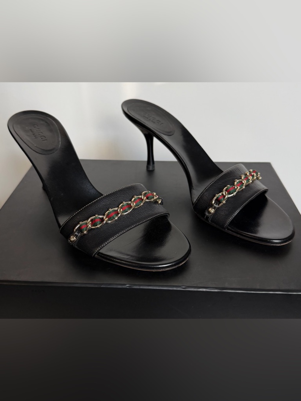 Gucci Black Leather Kitten Heel Sandals with Gold Chain Green and Red Webbing - Picture 2 of 14
